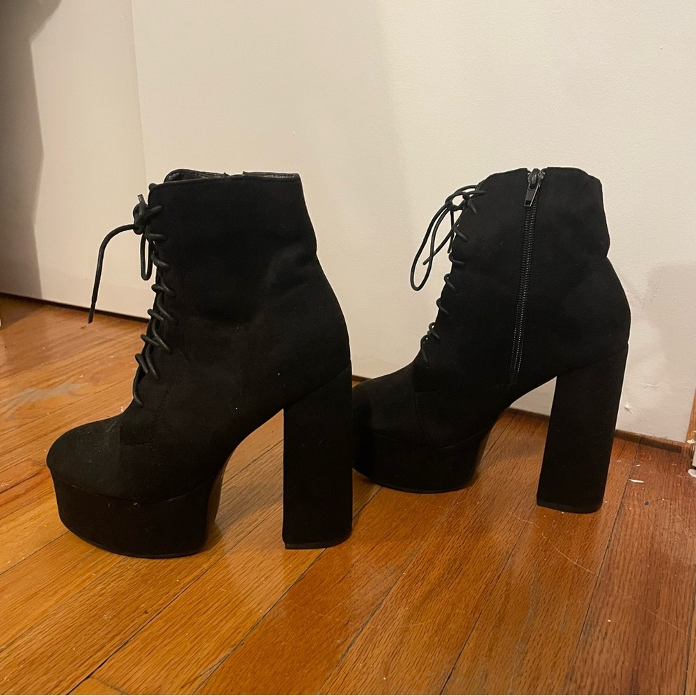 DOLLS KILL 4” Black Platform Ankle Boots Size 6.5
